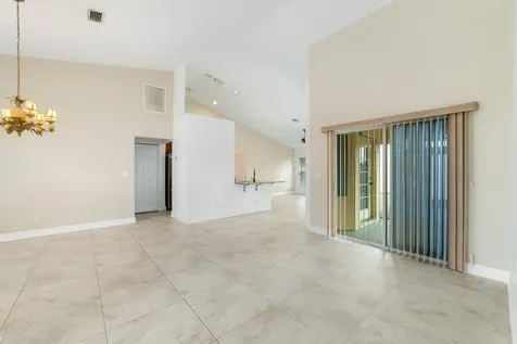 434 Sw Lacroix Avenue Port Saint Lucie FL 34953
