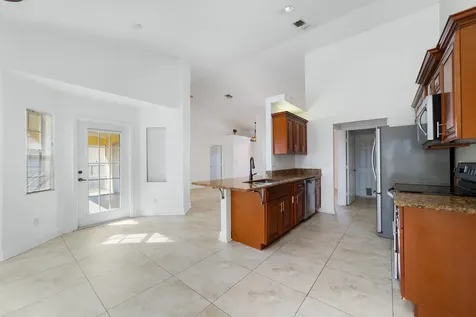434 Sw Lacroix Avenue Port Saint Lucie FL 34953