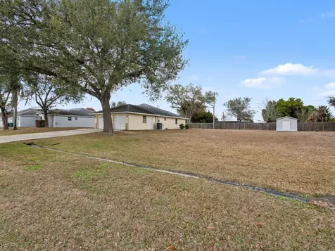 401 Sw Ridgecrest Drive Port Saint Lucie FL 34953