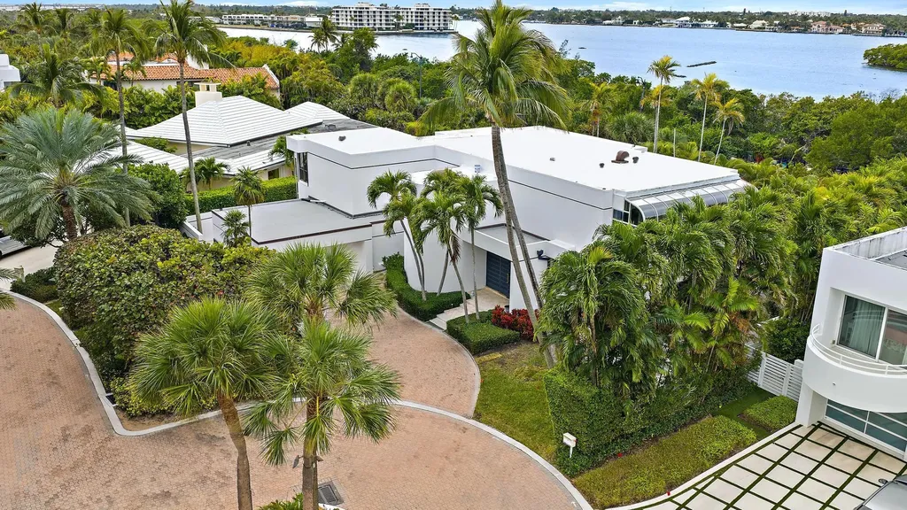 19 Sloans Curve Drive Palm Beach FL 33480