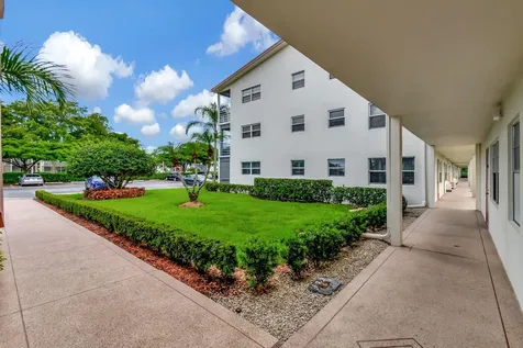 339 Preston I Boca Raton FL 33434