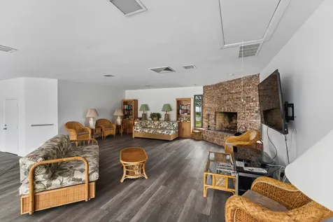 1605 S Us Highway 1 Jupiter FL 33477