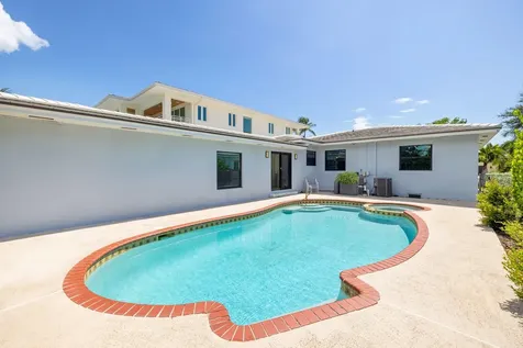 1023 S Palmway Lake Worth Beach FL 33460