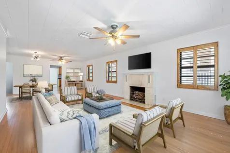 1023 S Palmway Lake Worth Beach FL 33460