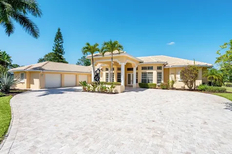 8668 Marlamoor Lane Palm Beach Gardens FL 33412
