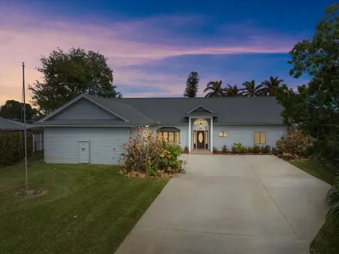 2204 5th Court Vero Beach FL 32962