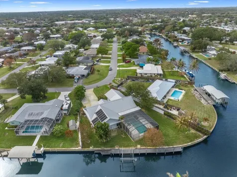 2204 5th Court Vero Beach FL 32962