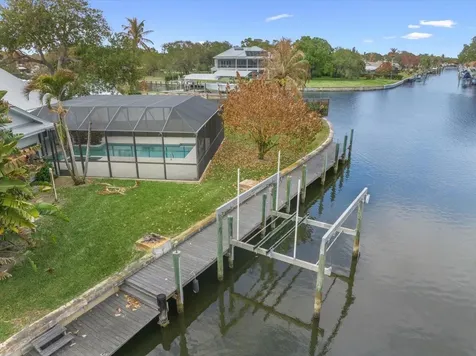 2204 5th Court Vero Beach FL 32962