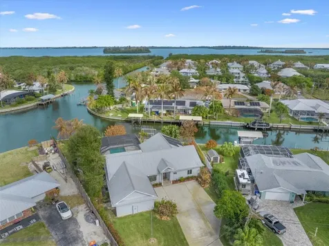 2204 5th Court Vero Beach FL 32962