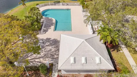 2013 Bedford Drive Palm Beach Gardens FL 33403