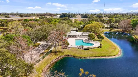 2013 Bedford Drive Palm Beach Gardens FL 33403