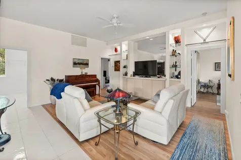 2013 Bedford Drive Palm Beach Gardens FL 33403