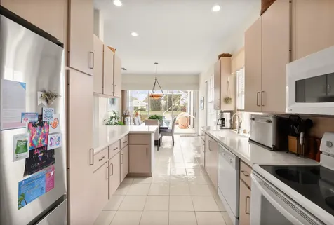 2013 Bedford Drive Palm Beach Gardens FL 33403