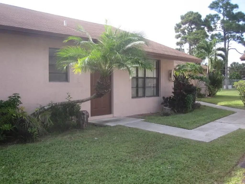 2321 Ida Palm Springs FL 33461