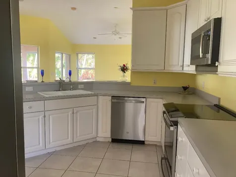 8437 Se Woodcrest Place Hobe Sound FL 33455