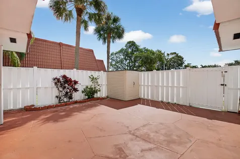 1423 Sw 28th Avenue Boynton Beach FL 33426