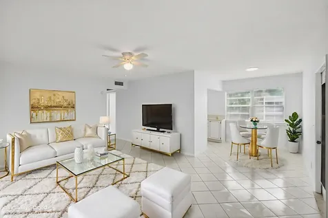 360 Fanshaw I Boca Raton FL 33434