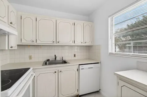 360 Fanshaw I Boca Raton FL 33434