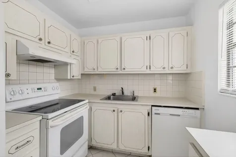 360 Fanshaw I Boca Raton FL 33434