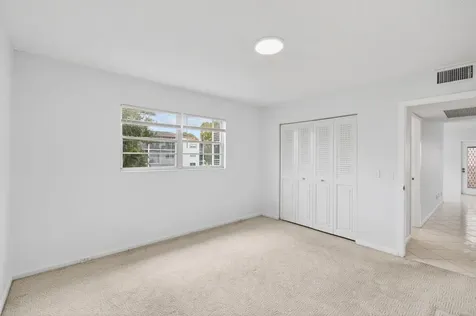 360 Fanshaw I Boca Raton FL 33434