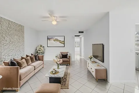 360 Fanshaw I Boca Raton FL 33434