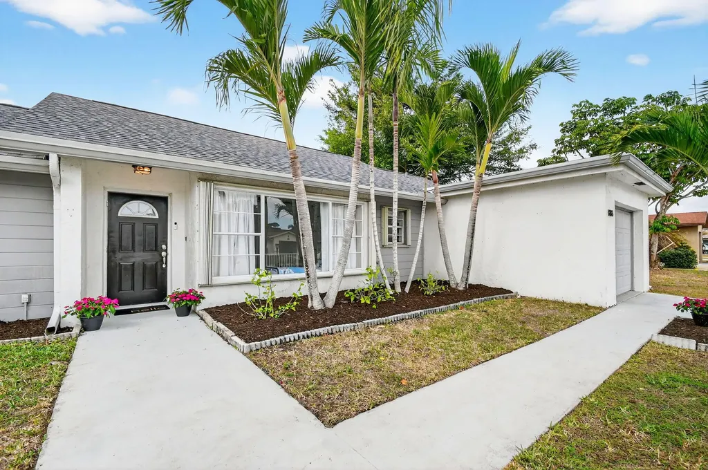 8186 Chatuga Court Lake Worth FL 33467