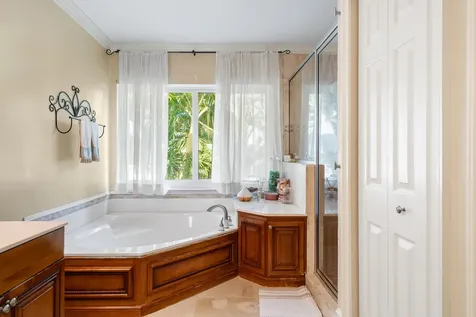 4948 Nw 57th Lane Coral Springs FL 33067