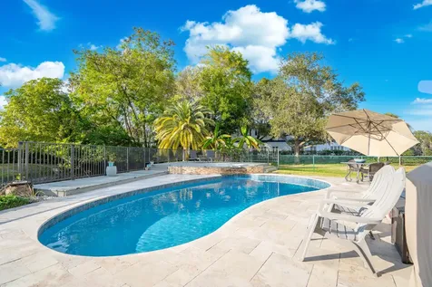 4948 Nw 57th Lane Coral Springs FL 33067