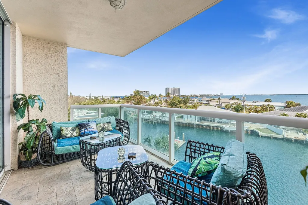 2650 Lake Shore Drive Riviera Beach FL 33404