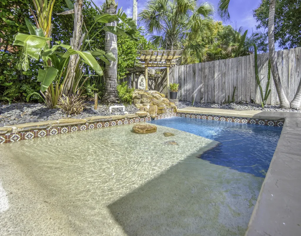 626 N J Street Lake Worth Beach FL 33460