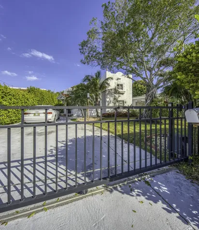 626 N J Street Lake Worth Beach FL 33460