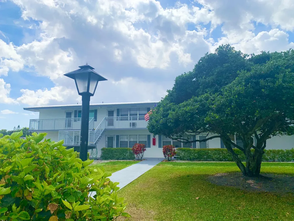 169 Sheffield G West Palm Beach FL 33417