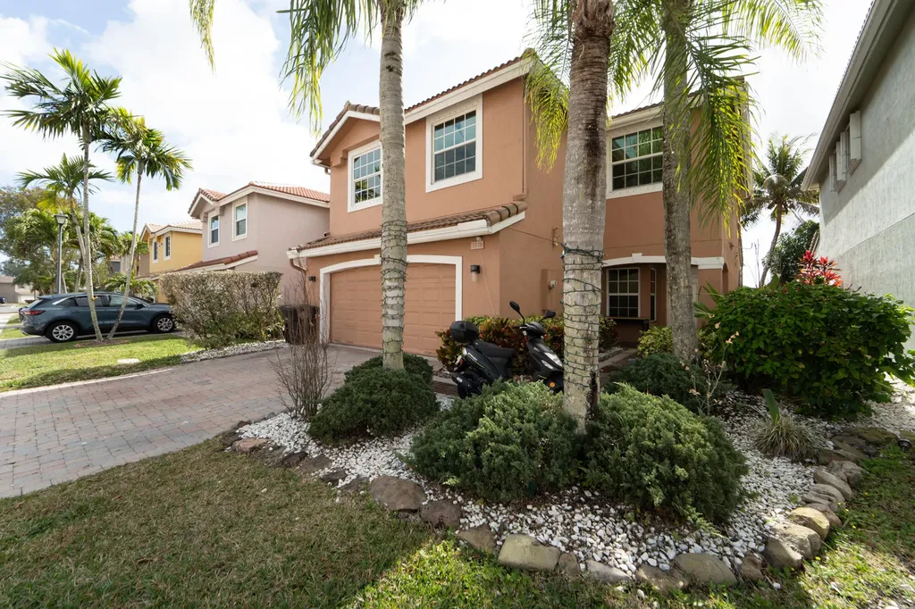 3370 Turtle Cove West Palm Beach FL 33411