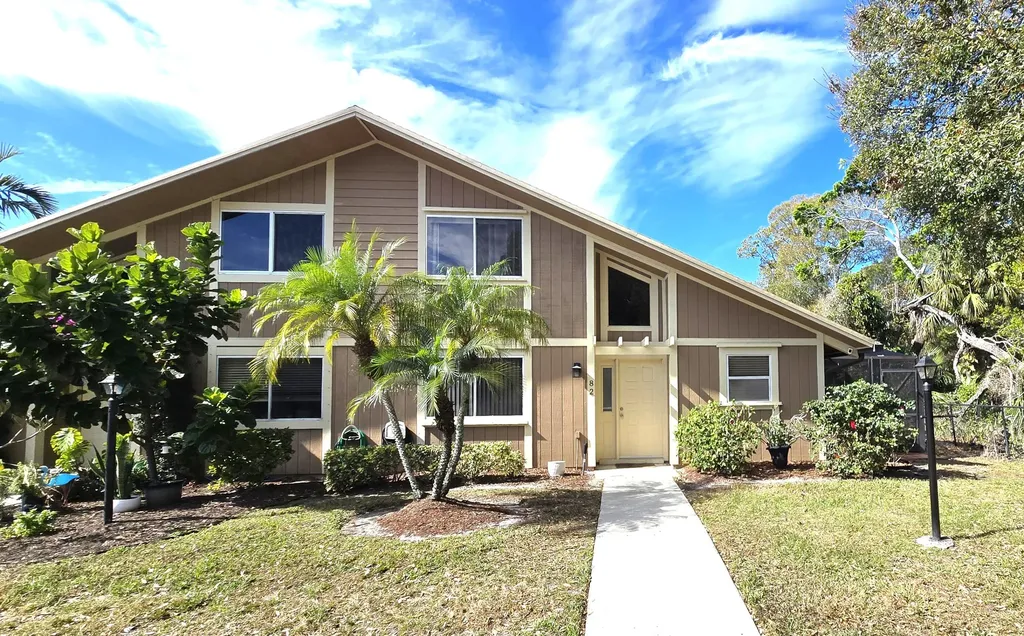 82 Maplecrest Circle Jupiter FL 33458