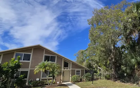 82 Maplecrest Circle Jupiter FL 33458