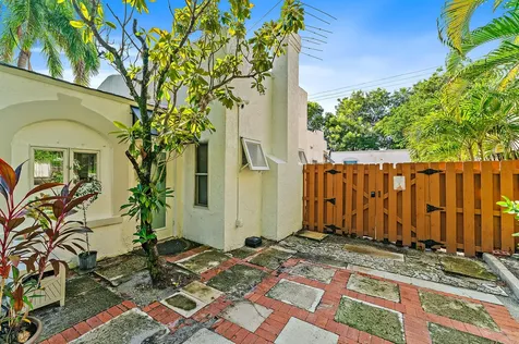 614 Avon Road West Palm Beach FL 33401