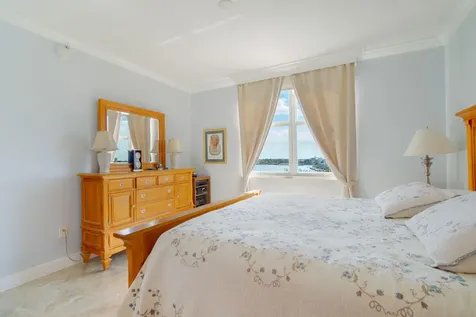 806 E Windward Way Lantana FL 33462