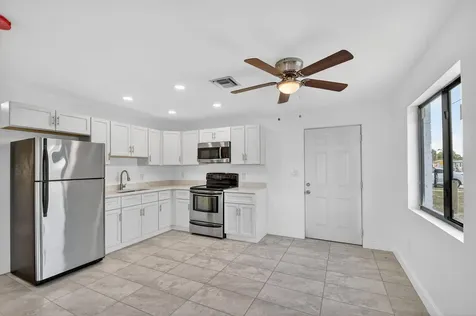 917 W 2nd Street Riviera Beach FL 33404