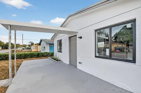 917 W 2nd Street Riviera Beach FL 33404