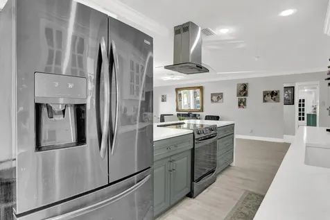 733 Se 10th Avenue Deerfield Beach FL 33441