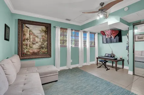 733 Se 10th Avenue Deerfield Beach FL 33441