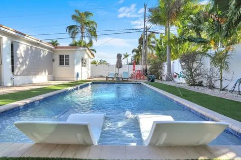 733 Se 10th Avenue Deerfield Beach FL 33441