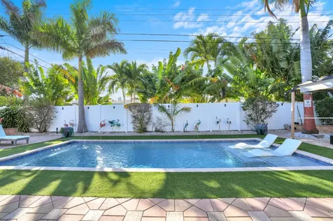 733 Se 10th Avenue Deerfield Beach FL 33441