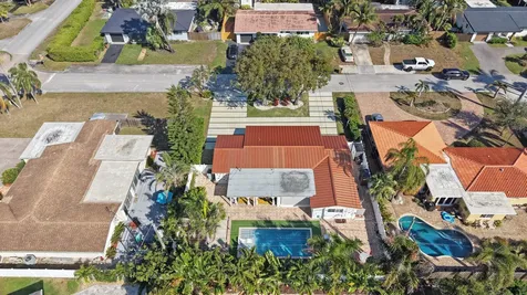 733 Se 10th Avenue Deerfield Beach FL 33441
