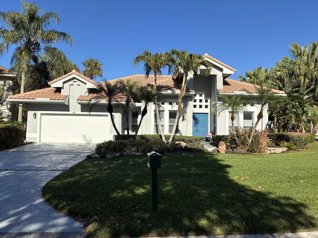 10 Martinique Cove Palm Beach Gardens FL 33418