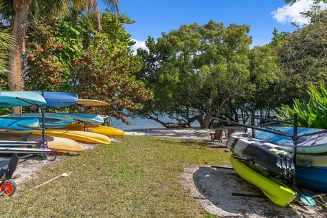16 Via Lago Boynton Beach FL 33435