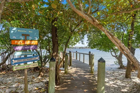 16 Via Lago Boynton Beach FL 33435