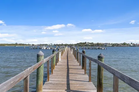 16 Via Lago Boynton Beach FL 33435