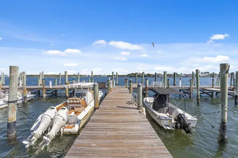 16 Via Lago Boynton Beach FL 33435