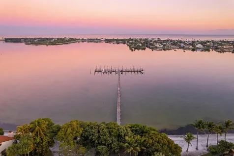 16 Via Lago Boynton Beach FL 33435